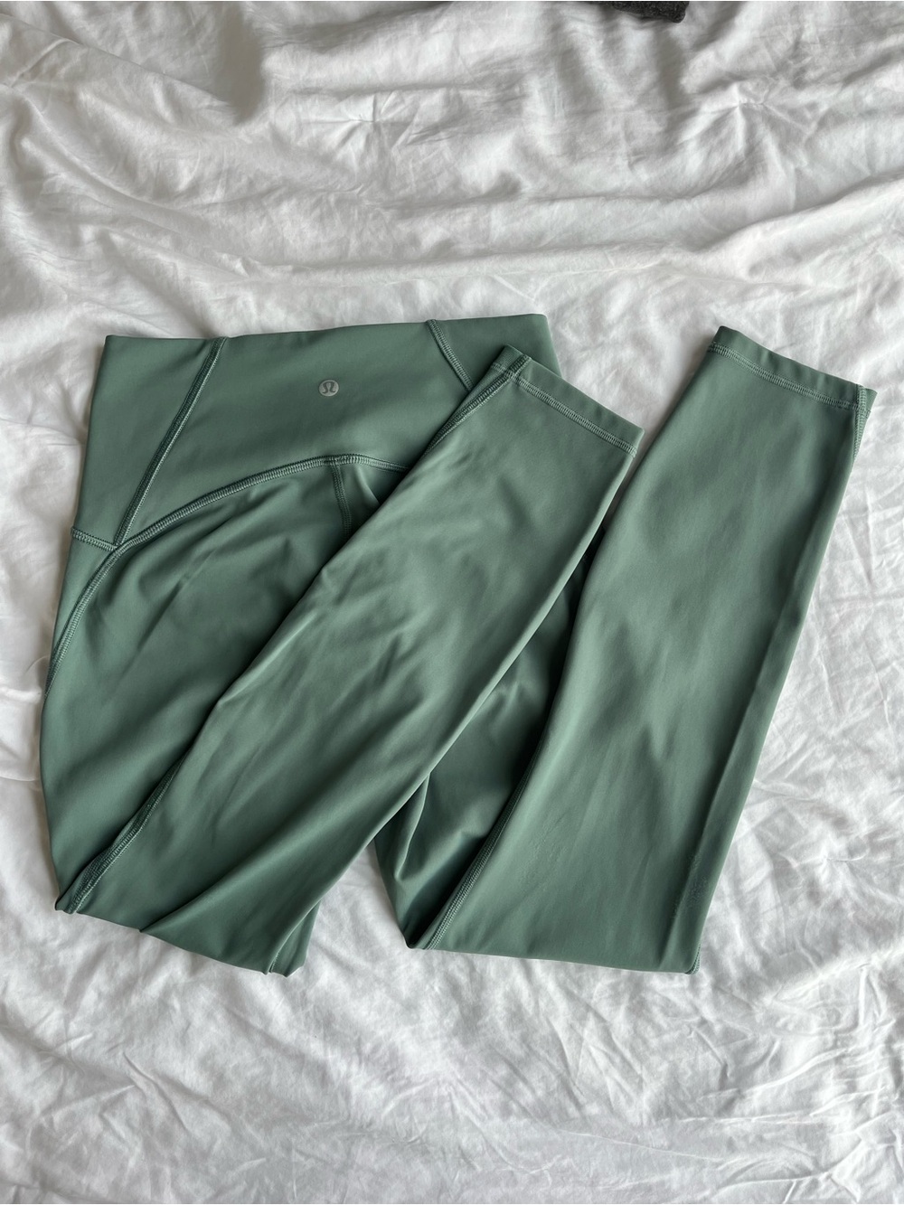 lululemon athletica minty Green High-Rise Leggings | size 4